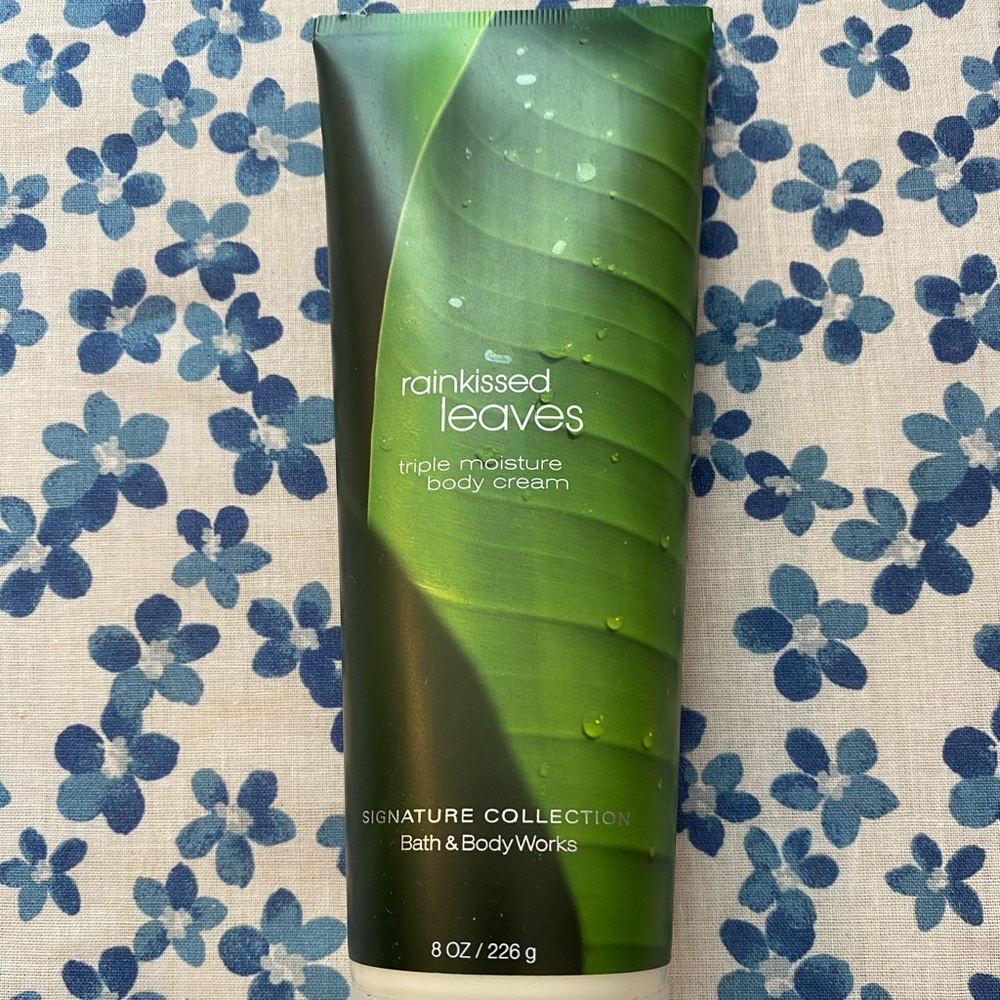 bath & body works rain kissed leaves lotion